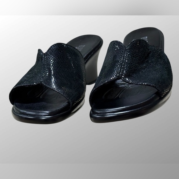 Munro American Walking Wedge Size 10 in Black - Picture 5 of 16